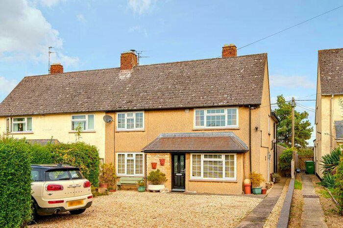 4 Bedroom Semi-Detached House For Sale In Bladon, Woodstock, OX20