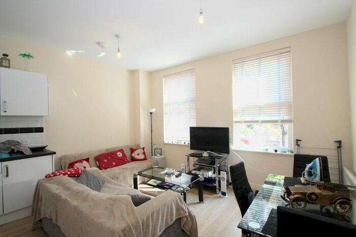 1 Bedroom Flat To Rent In Holloway Road, Archway, N7