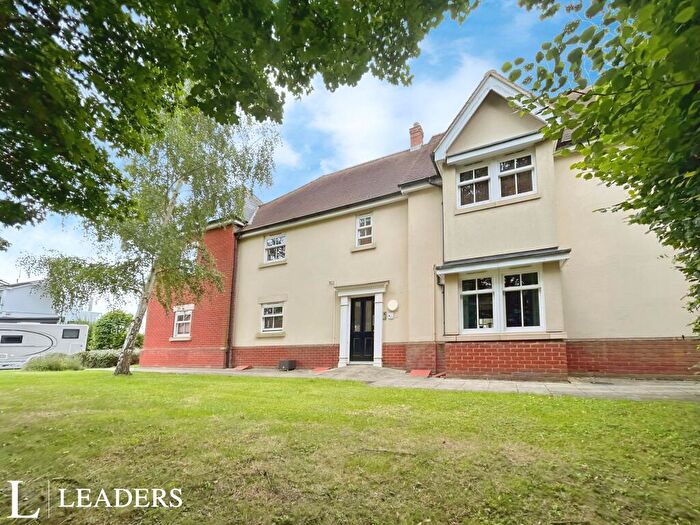 2 Bedroom Flat To Rent In Riverview, Feering, CO5