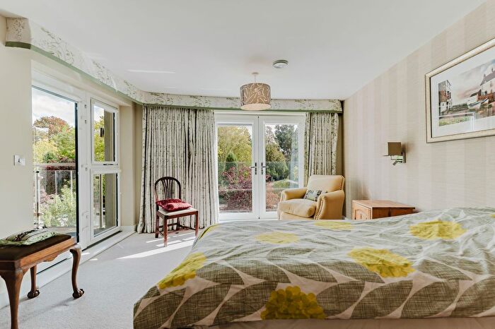 3 Bedroom Flat For Sale In Newbold Street, Blenheim House, CV32