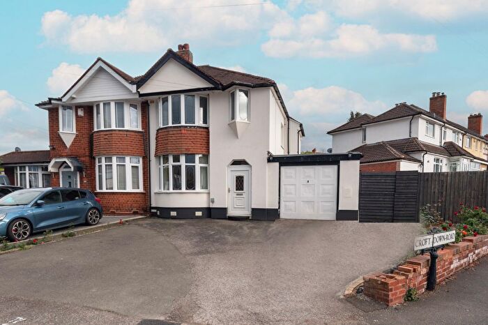 3 Bedroom Semi-detached House For Sale In Croft Down Road, Solihull, West Midlands, B92