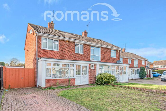 3 Bedroom Semi-Detached House To Rent In Lind Close, Earley, Reading RG6