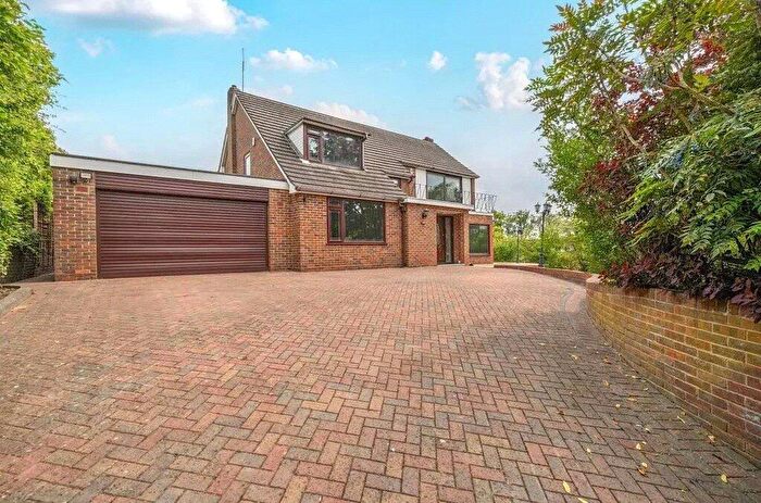 5 Bedroom Detached House For Sale In New Lane Hill, Tilehurst, Reading, RG30