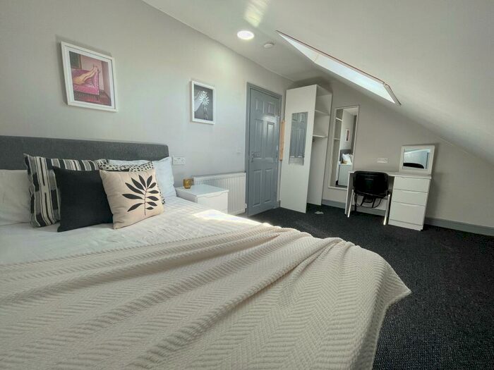 6 Bedroom Terraced House To Rent In Albert Edward Road, L7