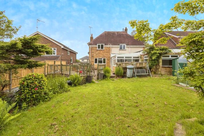 4 Bedroom Detached House For Sale In Lovedean Lane, Lovedean, Cowplain, Hampshire, PO8