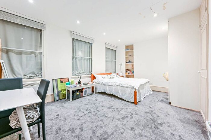 Studio To Rent In Colebrooke Row, Islington, London, N1