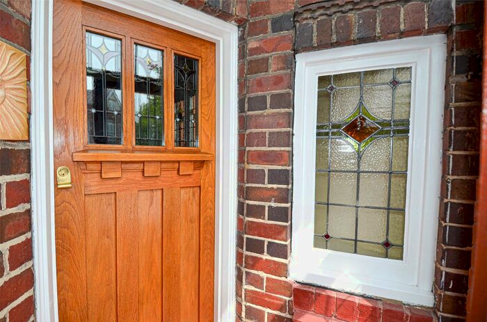 3 Bedroom Semi-Detached House For Sale In Woodthorpe Road, Birmingham, West Midlands, B14