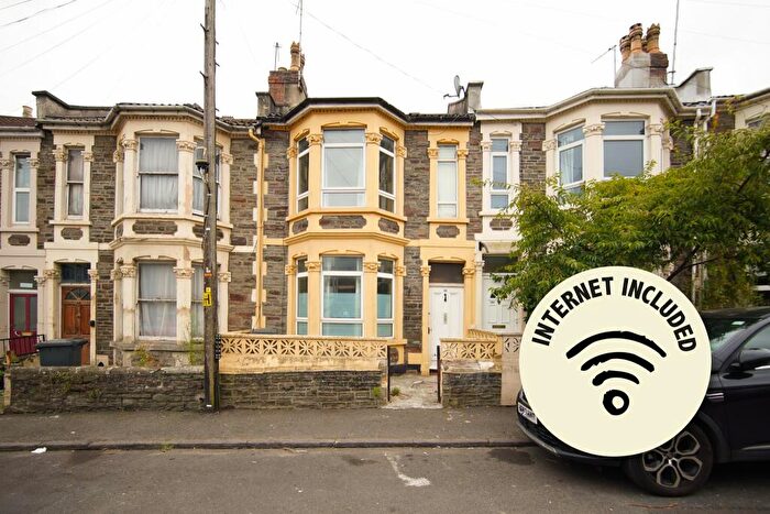 3 Bedroom Terraced House To Rent In Cairns Crescent, St Pauls, Bristol, BS2