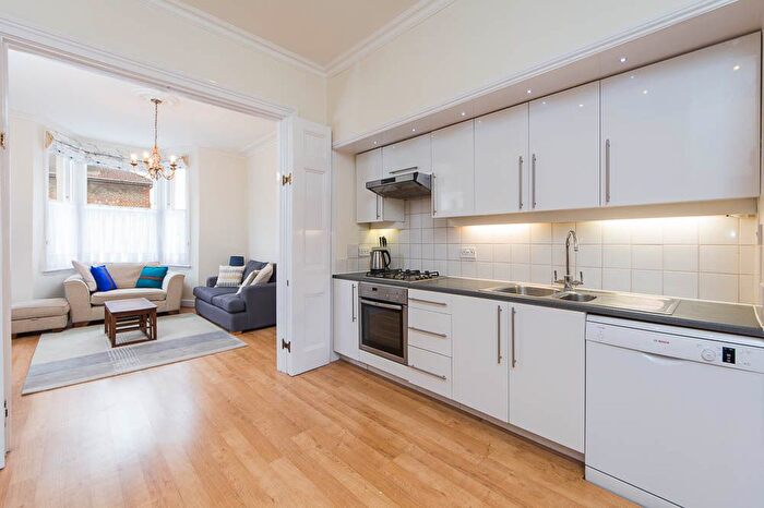 1 Bedroom Flat To Rent In Halford Road, London, SW6