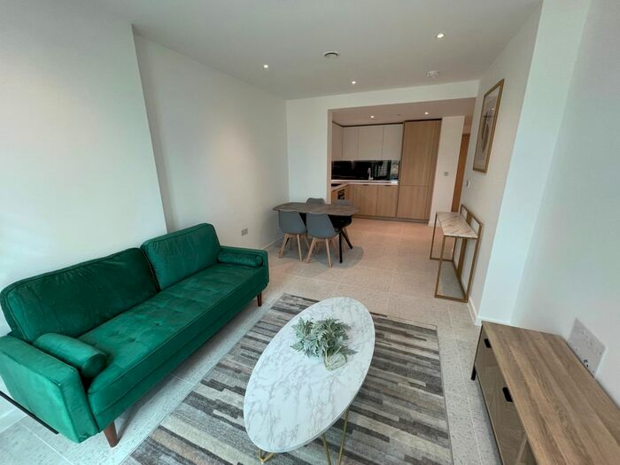 Studio To Rent In Crendal Crescent, London, E1