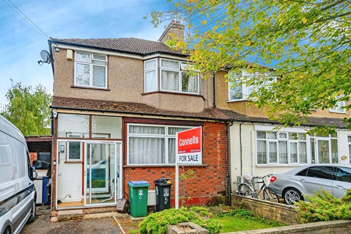 3 Bedroom Semi Detached House For Sale In Purbrock Avenue, Watford, WD25