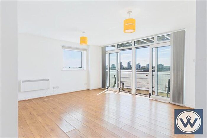2 Bedroom Flat To Rent In Lowestoft Mews, E16