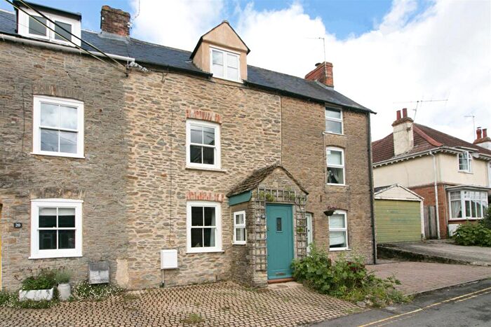 3 Bedroom Terraced House For Sale In Gastons Road, Malmesbury, SN16