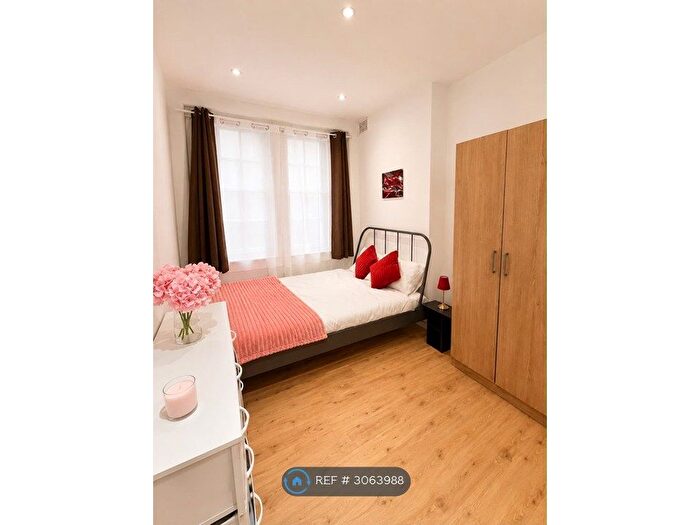 2 Bedroom Flat To Rent In Douglas Buildings, London, SE1