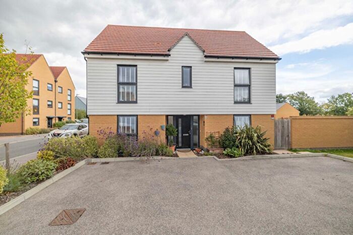 3 Bedroom Semi Detached House For Sale In Breeze Meadow, Faversham, Kent, ME13