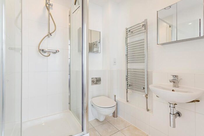 2 Bedroom Apartment To Rent In Coral Apartments, E14