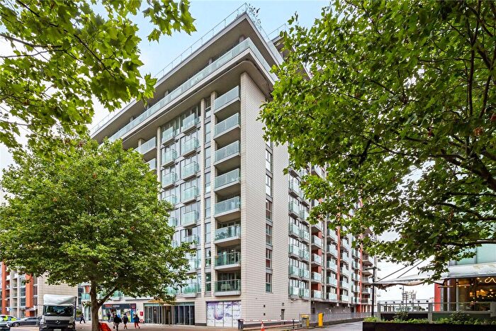 2 Bedroom Flat For Sale In Western Gateway, London, E16