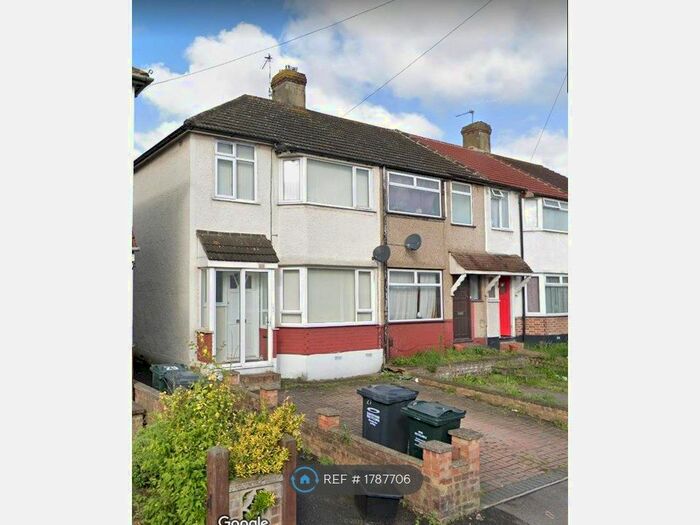3 Bedroom Semi-Detached House To Rent In Mayfair Road, Dartford, DA1