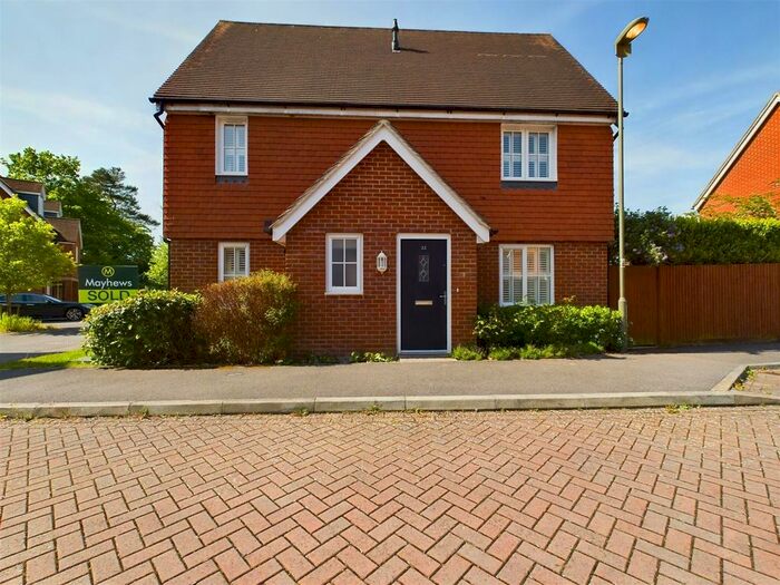 3 Bedroom Property To Rent In Railfield Gardens, Horley, RH6