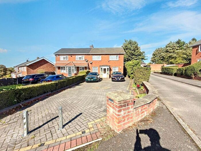 3 Bedroom Semi Detached House For Sale In Valley Road, Great Barr, Birmingham, B43