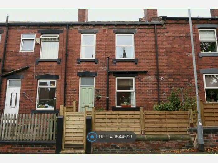 2 Bedroom Terraced House To Rent In South View, Morley, Leeds, LS27