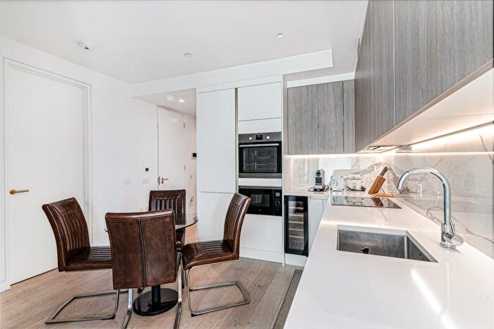2 Bedroom Apartment To Rent In The Arc, City Road, Shoreditch, London, EC1V