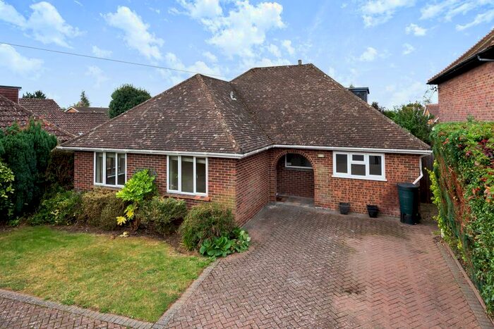 4 Bedroom Detached Bungalow To Rent In High Wycombe, Buckinghamshire, HP13