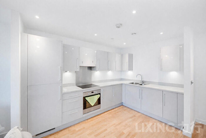 2 Bedroom Apartment For Sale In Turnberry Quay, Canary Wharf, E14