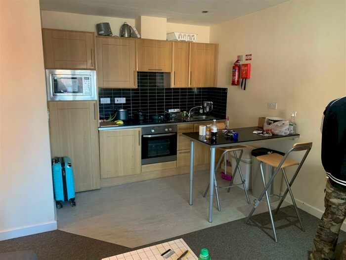 1 Bedroom Flat To Rent In Flat - Bristol Road, Selly Oak, Birmingham, B29