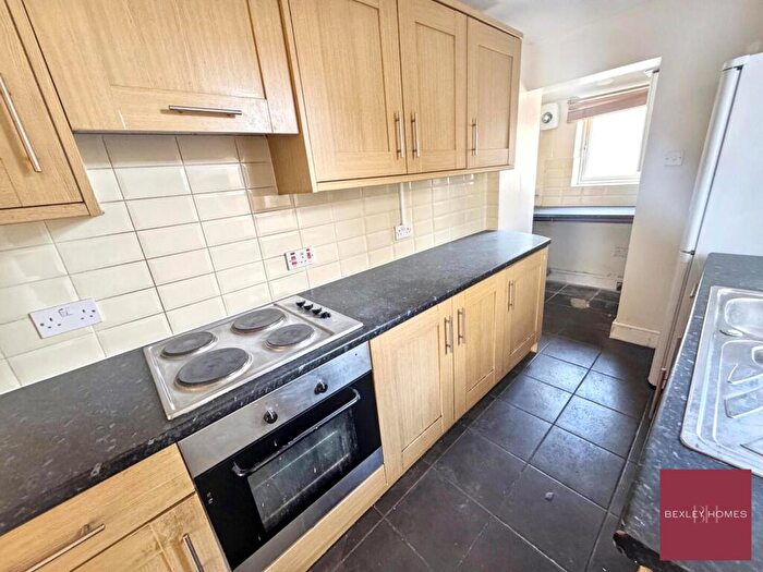 2 Bedroom Terraced House To Rent In Swanscombe Street, Swanscombe, DA10