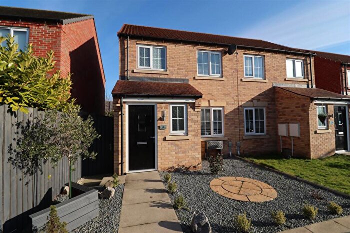 3 Bedroom Semi-Detached House To Rent In Haddon Close, Elloughton, HU15