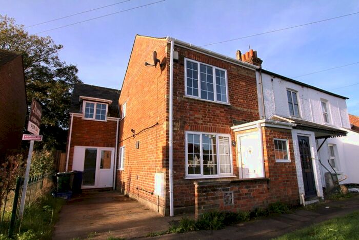 3 Bedroom End Of Terrace House To Rent In Blake Road, Bicester, Oxon, OX26