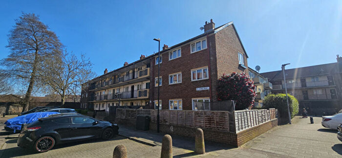 1 Bedroom Flat To Rent In St Johns Road, Canning Town, London, E16