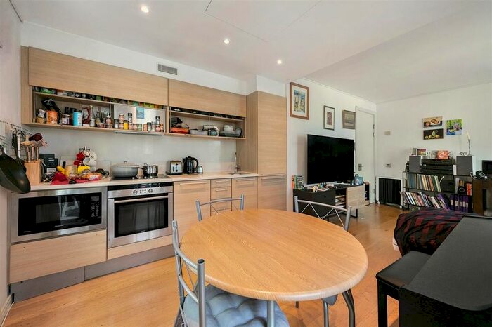 1 Bedroom Flat To Rent In Eastfields Avenue, London, SW18