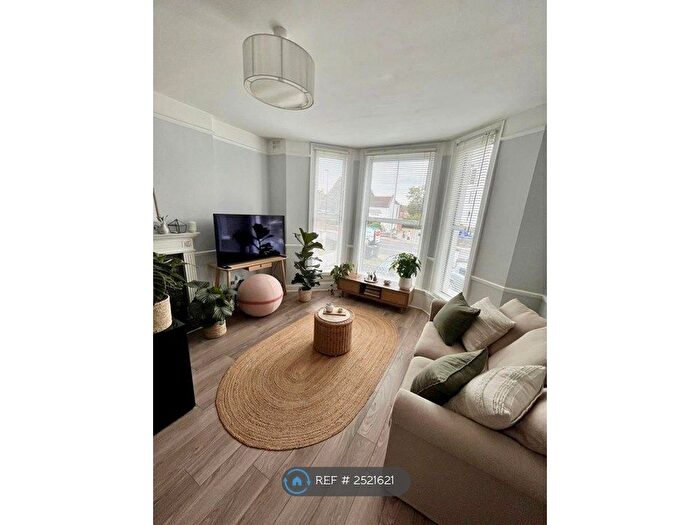 1 Bedroom Flat To Rent In Lee High Road, London, SE12