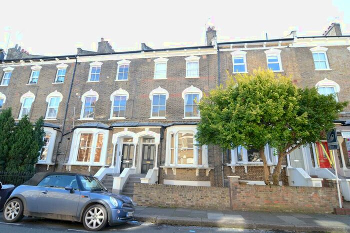 1 Bedroom Apartment To Rent In Cologne Road, London, Uk, SW11
