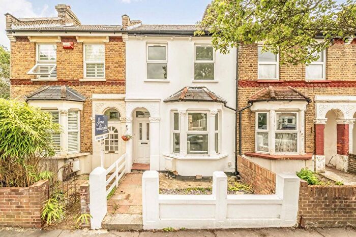 2 Bedroom Property For Sale In Watcombe Road, London, SE25