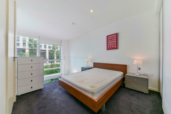 1 Bedroom Flat For Sale In Baltimore Wharf, Canary Wharf, London, E14