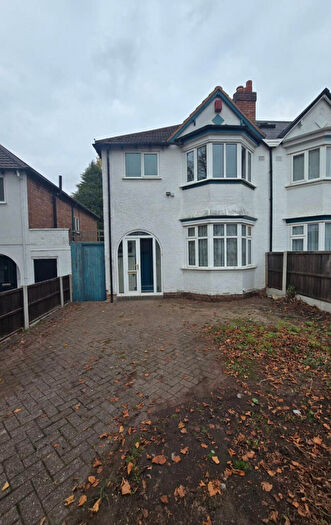 3 Bedroom Semi-Detached House To Rent In Burnaston Road, Birmingham, West Midlands, B28