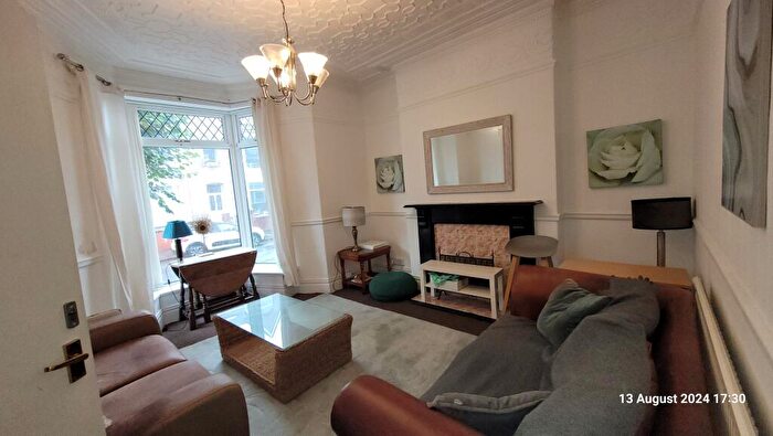 6 Bedroom House To Rent In Gwydr Crescent, Uplands, SA2