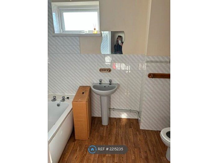 1 Bedroom Flat To Rent In Queensgate Centre, Grays, RM17