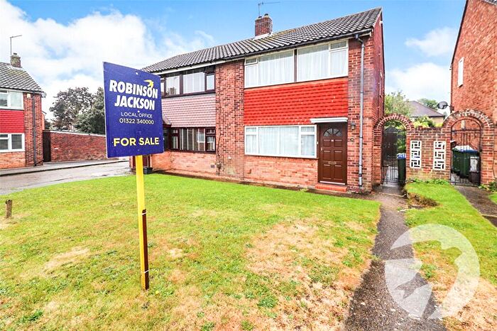 3 Bedroom Semi-Detached House For Sale In Ranworth Close, Erith, (Barnehurst Borders), DA8