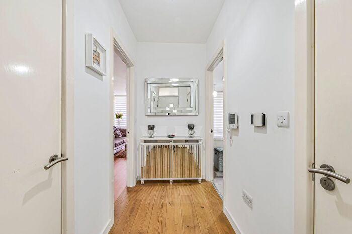 1 Bedroom Flat For Sale In Amelia Street, London, SE17