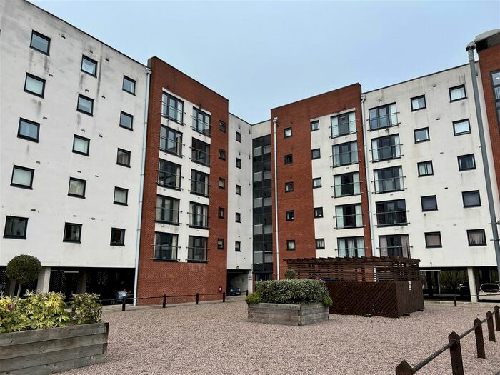 2 Bedroom Flat To Rent In Ladywell Point, Pilgrims Way, Salford, M50