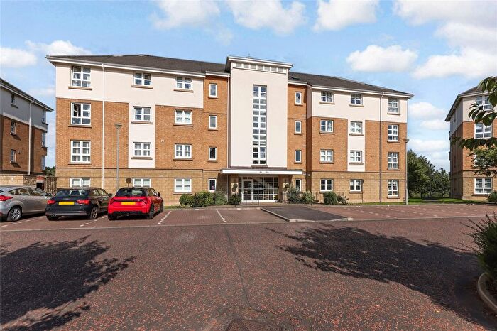 2 Bedroom Flat For Sale In The Paddock, Hamilton, South Lanarkshire, ML3