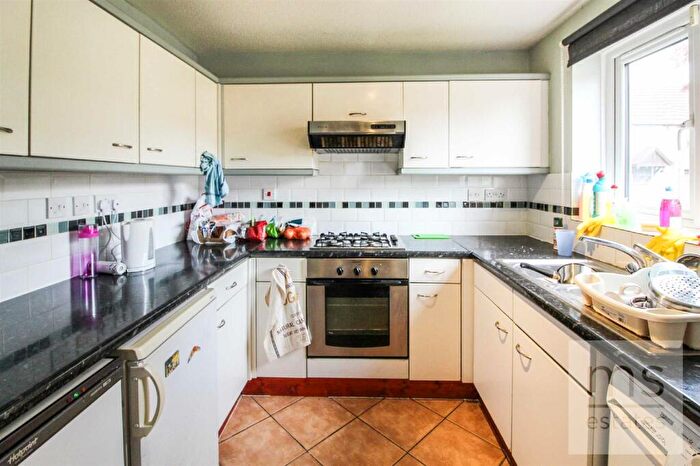 2 Bedroom Semi-Detached House To Rent In £pppw Wicket Grove, Lenton, Nottingham, NG7