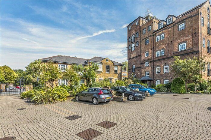 2 Bedroom Flat To Rent In The Maltings, Church Street, Staines-Upon-Thames, Surrey, TW18