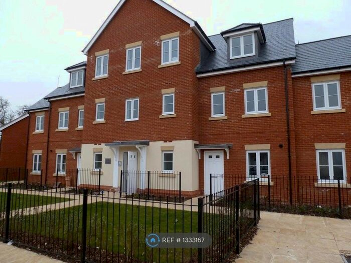 1 Bedroom Flat To Rent In Freemantle Road, Romsey, SO51