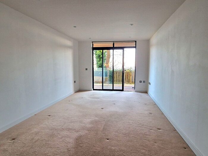 2 Bedroom Flat For Sale In Middle Lincombe Road, Torquay, TQ1