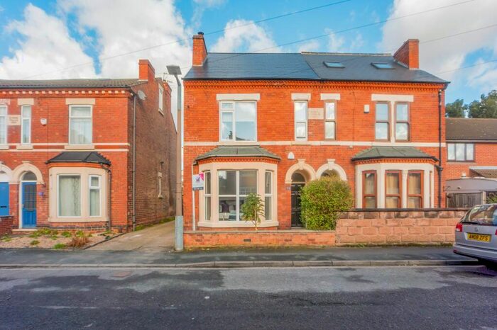 5 Bedroom Semi-Detached House To Rent In Mona Street, Beeston, NG9